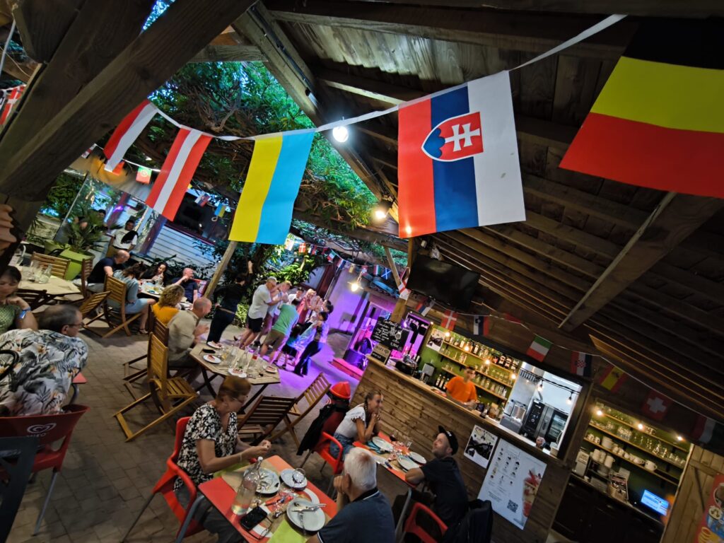 Le bar-snack du camping d’Arpheuilles, situé dans la Loire