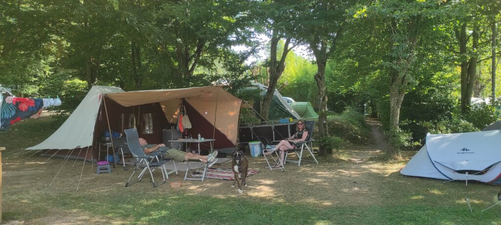 Emplacements camping tout confort en Rhône-Alpes , pour tentes
