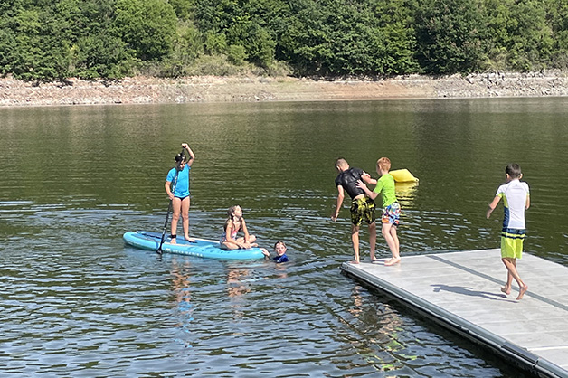 Sports nautiques et activités en plein air au lac de Villerest